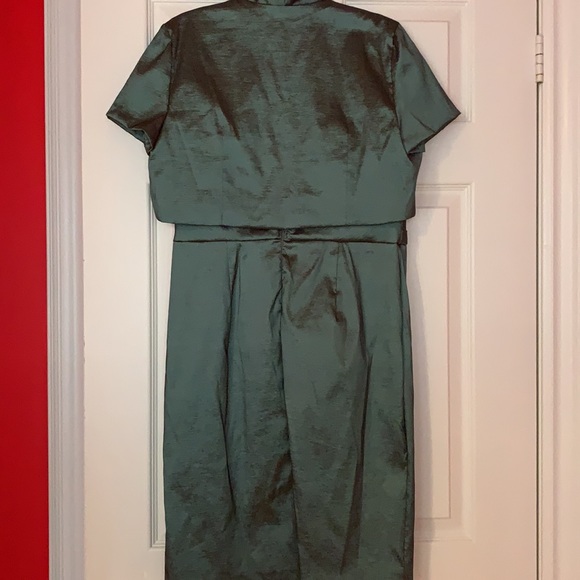 Evening dress - Picture 4 of 10